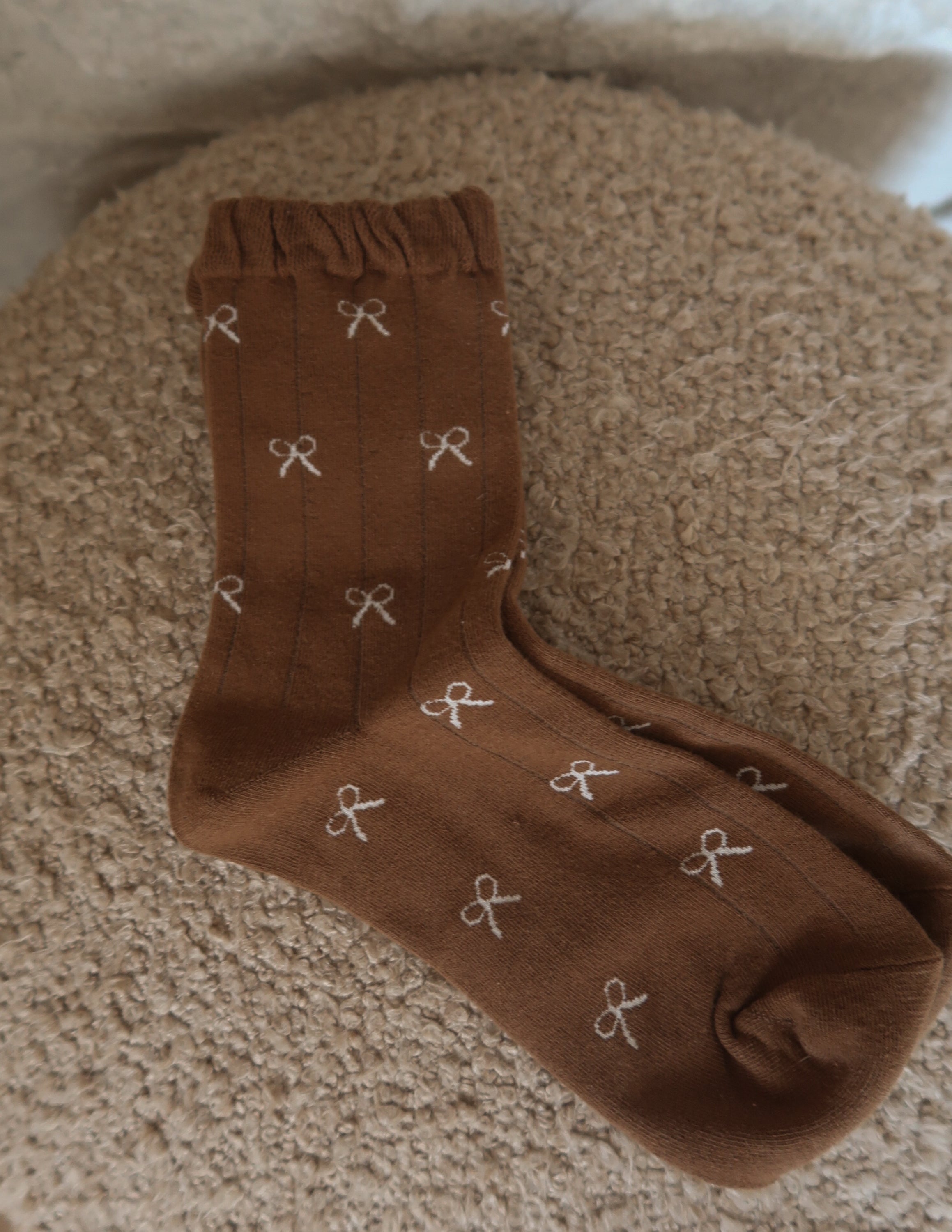 Chestnut Ribbon Socks
