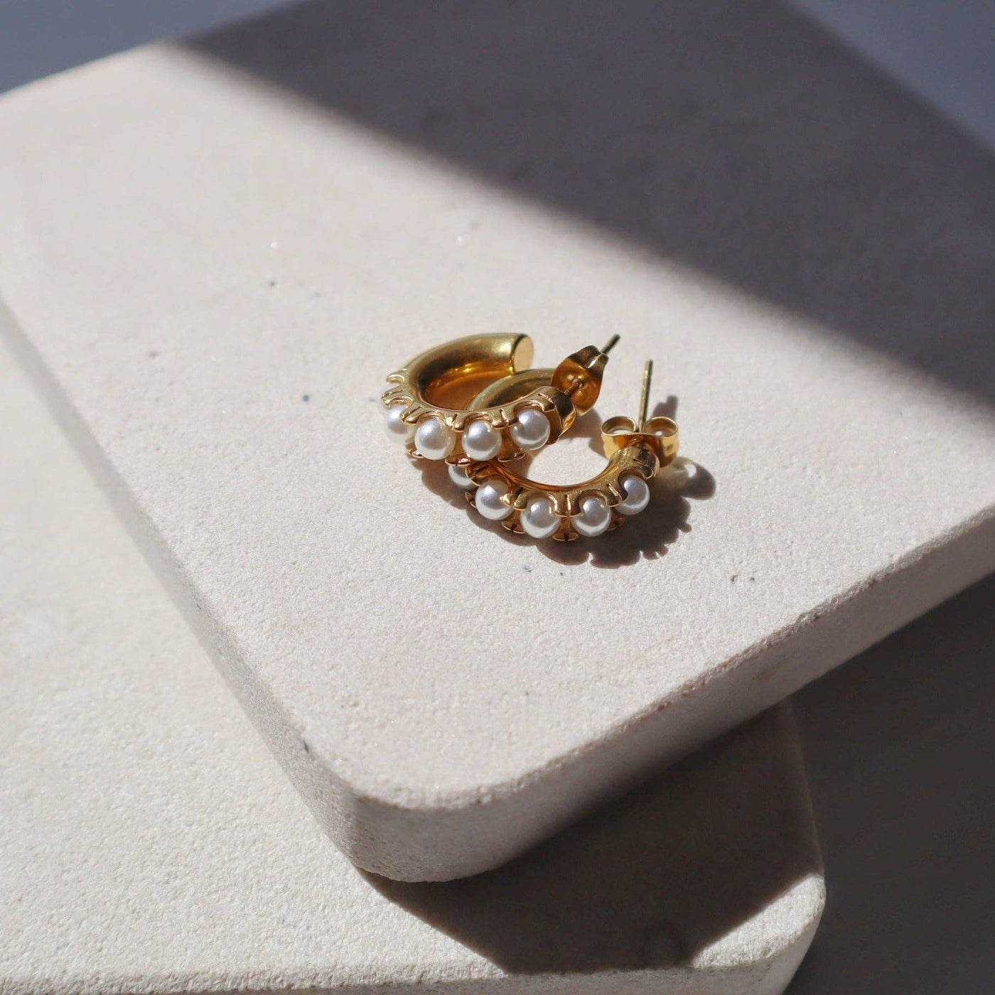 Nori Pearl Hoop Earrings