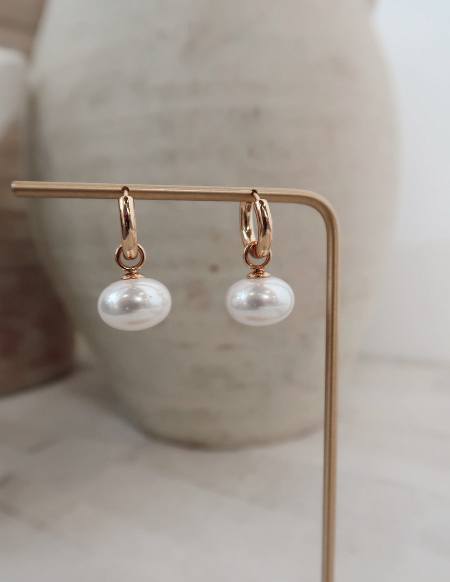 Lightweight Chunky Pearl Earrings **RESTOCKING SOON